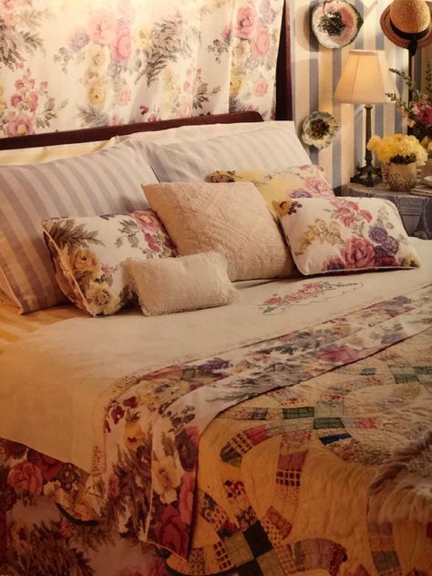 1990 Bedroom Ideas, 90’s Bedroom, 1990s Bedroom, Better Homes And Garden, Perfect Weather, Homes And Gardens, Beautiful Bedrooms, Laura Ashley, Better Homes And Gardens