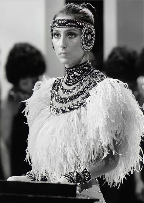 Cher Wig, Cher Bob Mackie, Cher Show, Cher Outfits, Cher Photos, Female Musicians, Bob Mackie, Vogue Magazine, Vintage Glamour