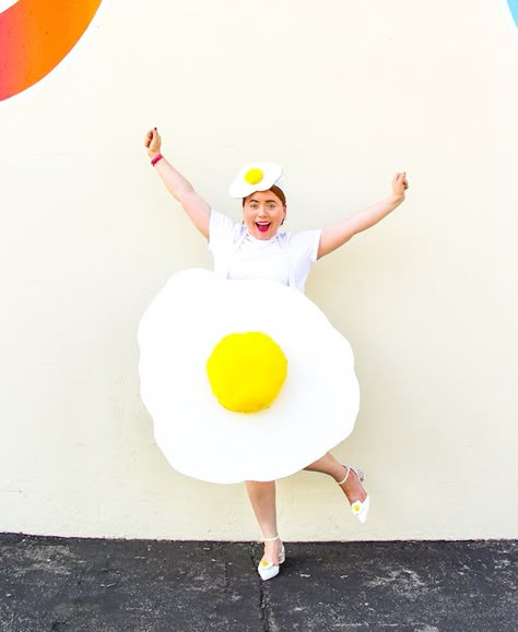 DIY Fried Egg Costume! Egg Costume Diy, Egg Halloween Costume, Butterfly Ideas, Egg Costume, Fancy Dress Competition, Beast Costume, Food Costumes, Easter Event, Chicken Painting