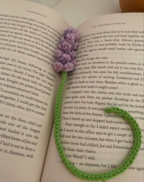 Bookmarks Ideas, Bookmark Crochet, Crochet Bookmark Pattern, Crochet Bookmark, Crochet Fairy, Crochet Keychain Pattern, Mode Crochet, Crochet Shop, Crochet Business