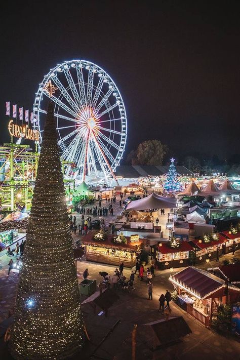 Central London Christmas, London Christmas Winter Wonderland, Christmas In London Photography, Hyde Park London Christmas, Winter Wonderland Hyde Park London, London On Christmas, London In December Aesthetic, Winter In London Aesthetic, December In London