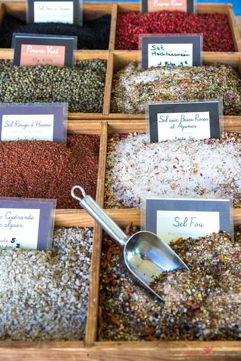 Csa Box Farmers' Market, Farmers Market Product Ideas, Farm Market Ideas, Farmers Market Aesthetic, Flavored Salt, Farmers Market Booth, Farmers Market Display, Country Market, Farmer Market