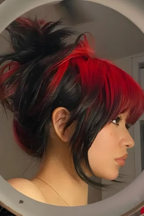 Claw-Clip Red Roots Black Hair Style Black Roots Red Hair, Red Hair Inspo, Hair Color Streaks, Dyed Hair Inspiration, Pretty Hair Color, Hair Stylies, Hair Dye Colors, Dye My Hair, Hair Inspiration Color