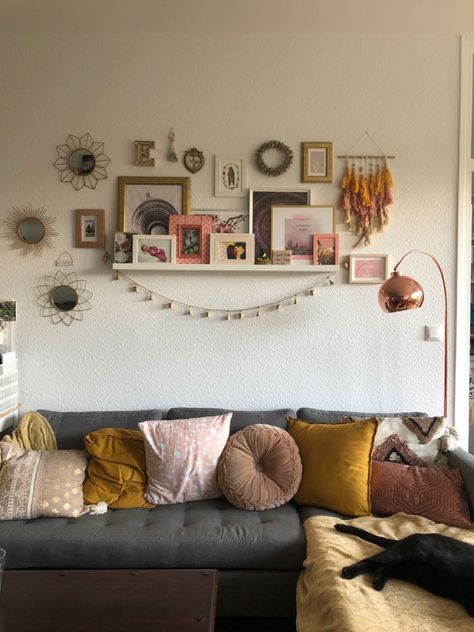 Decorate Above Couch Living Room, Shelving Above Couch Ideas, Shelf In Room Decor, Shelf And Gallery Wall, Decorations Behind Couch Wall, Cute Wall Decor Living Room, Wall Picture Collage Ideas Living Rooms Couch Family Photos, Simple Gallery Wall Living Room, Big Living Room Wall Decor Ideas