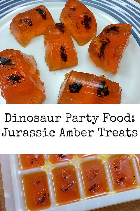 Dinosaur Party Food: Jurassic Amber Treats Dino Treats, Fête Jurassic Park, Dinosaur Snacks, Dinosaur Party Food, Vbs Snacks, Kids Cooking Party, Dinosaur Food, Jurassic Park Birthday Party, Jurassic Park Party