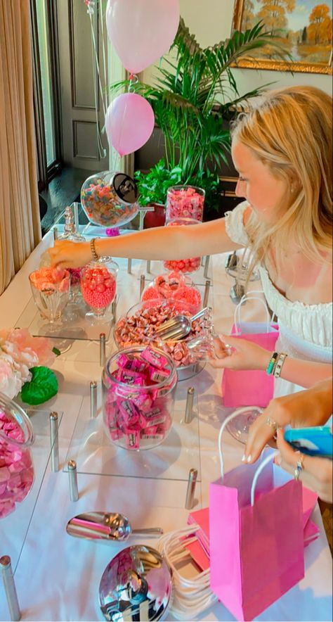 Preppy Outdoor Birthday Party, Pink Themed Birthday Party Preppy, Preppy Birthday Party Crafts, Preppy Birthday Treats, Preppy Birthday Food Ideas, Preppy Birthday Party Table, Preppy Birthday Brunch, That Girl Birthday, Preppy B Day Party Ideas