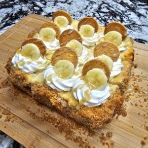 Banana Pudding Cheesecake Squares - Bailee's Kitchen Banana Pudding Cheesecake Squares Recipe, Banana Cheesecake Squares, Banana Pudding Cheesecake Bites, Banana Cheesecake Bars, Pudding Squares, Mini Banana Pudding, Banana Pudding Cheesecake Squares, Banana Pudding Brownies, Pudding Brownies