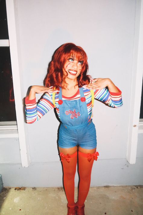 Chucky Costume Aesthetic, Women’s Chucky Costume Diy, Halloween Costumes With Ginger Hair, Chucky Outfit Women, Chuky Halloween Costume Women, Chucky Costumes Female, Chucky And Annabelle Costume, Chunky Costume Women, Gore Halloween Costumes