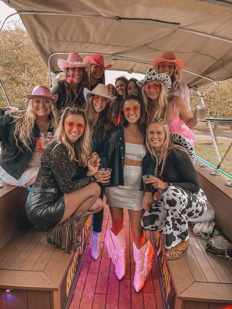 One Last Rodeo Bachelorette Party Outfits, Cowgirl Bach Party Outfit, Bachelorette Themes Ideas Outfits, Western Themed Bachelorette Party Outfit, Bachlorette Party Swimsuit Ideas, Hen Party Dress Theme, Wild West Hens Party, Cowgirl Hen Do Outfits, Bach Party Dress Up Theme