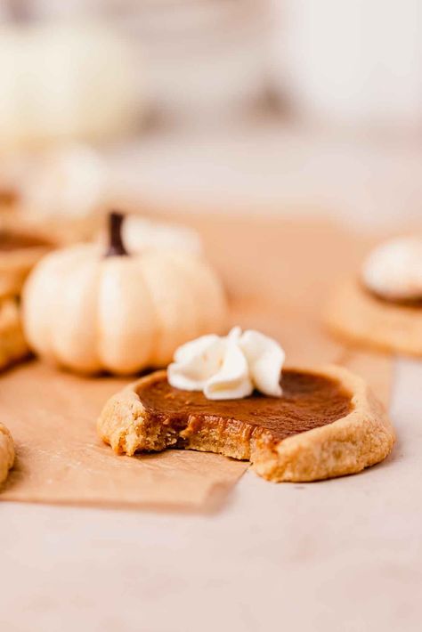 Pumpkin Pie Cookies Flouring Kitchen, Pumpkin Tassies Recipe, Sweet Potato Pie Cookies, Pumpkin Pie Cookies Recipe, Floral Bakery, Tassies Recipe, Pumpkin Pie Cookie, Cooking Therapy, Pumpkin Pie Cookies