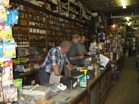 old hardware store - wooden shelves, wood floor, the smell of paint, lumber, glue Time Ticking, Display Visual Merchandising, Diy Bird Bath, Diy Store, Old Spice, Shop Window Displays, Easy Healthy Dinners, Summer Diy, Awesome Things