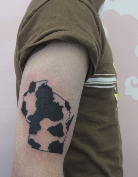 Wisconsin in cow print tattooed by Kendal at Damask Tattoo Wisconsin Tattoo Ideas, Tattoos Cow, Cow Print Tattoo, State Outline Tattoo, Wisconsin Tattoo, Wisconsin Outline, Wisconsin Beer Cheese Soup, Damask Tattoo, Tattoos Outline