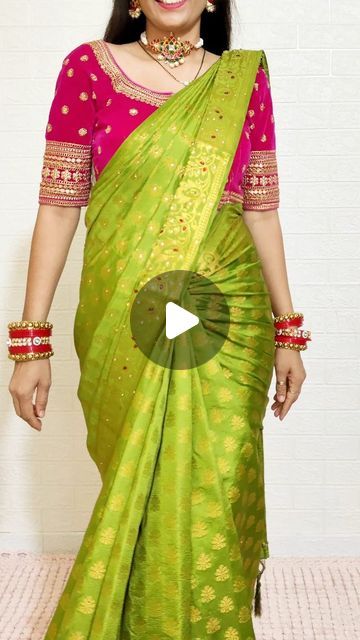 Saree Plates Style, Border Design Blouse Pattern, Saree Plates, Saree Tips, Draping Styles, Saree Drape, Saree Wearing, Saree Draping Styles, Saree Draping