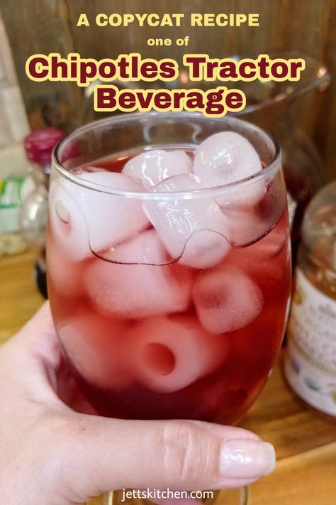 If you like Chipotle’s Tractor Beverage Organic Agua Fresca; you will absolutely love this copycat refreshing infused berry water. Chipotle Apple Cider Vinegar Drink, Chipotle Drink Recipes, Chipotle Berry Agua Fresca Recipe, Chipotle Agua Fresca Recipe, Cherry Agua Fresca, Strawberry Fresca Recipe, Berry Infused Water, Strawberry Fresca, Aqua Fresca Recipes