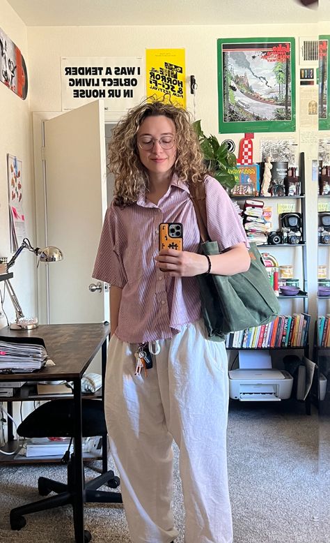 Protest Outfit, Queer Corporate Outfits, Summer Librarian Outfit, Midsize Masc Outfits, Gender Neutral Summer Outfits, Summer Masc Outfits, Masc Summer Outfits, Futch Fashion, Queer Fashion Women