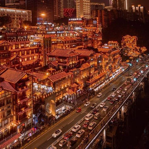 Where to go in Chongqing? — 11+ Top Chongqing attractions & best places to visit in Chongqing - Living + Nomads – Travel tips, Guides, News & Information! China Chongqing City, China Places To Visit, Chongqing City, Asia Cruise, Honeymoon Romance, Visit Kyoto, European Cruises, Chongqing China, Fall Vacations