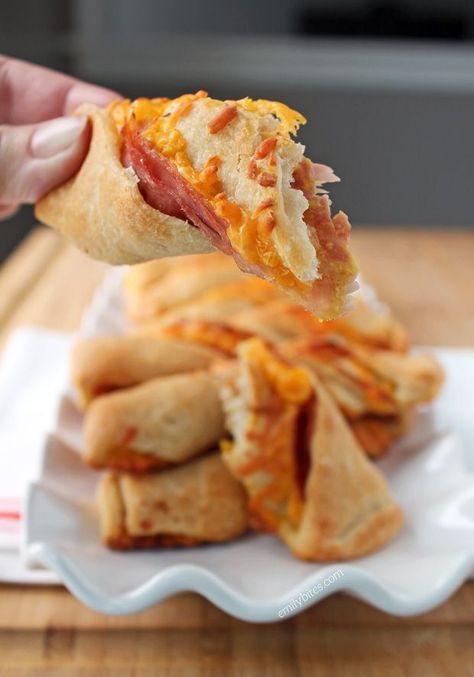 These 4 ingredient Ham and Cheese Twists are so easy and a tasty cross between a sandwich and a breadstick! Just 102 calories or 3 Weight Watchers SmartPoints. www.emilybites.com Emily Bites Recipes, Emily Bites, Cheese Twists, Bites Recipes, Superbowl Appetizers, Points Recipes, 4 Ingredient, Ham And Cheese, Ww Recipes