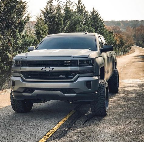 🔥 follow @truckcaine #sierra #gmcsierra #sierranation Cheyenne 2017, Chevy Silverado High Country, Pretty Trucks, Chevy Silverado 2017, Chevy Vehicles, 2018 Chevy Silverado 1500, Single Cab Trucks, Chevy Trucks Silverado, Silverado Truck