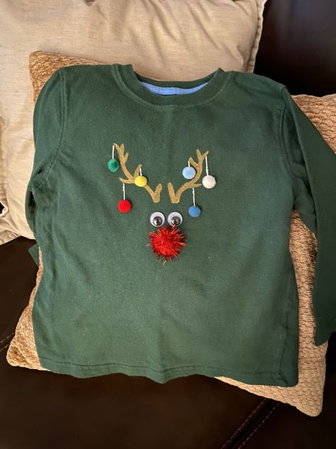 Creative Christmas Sweaters Diy, Ugly Shirts For Christmas, Easy Ugly Christmas Sweater Diy Kids, Cute Diy Christmas Sweaters, Diy Christmas T-shirt, Diy Christmas Sweater For Kids, Diy Ugly Christmas Sweaters Easy, Diy Ugly Sweater Ideas For Kids, Homemade Ugly Christmas Sweater Diy