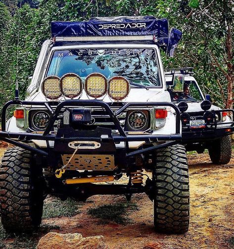 RUSTICOS | OFFROAD | 4X4 on Instagram: “No hay que irse muy lejos para ver carros bien armados 👊🏻🇻🇪 @macbdesign @warn_vzla 💪🏻 #rusticos4x4 #warnvzla #warnindustries #landcruiser…” Work Trucks, Offroad 4x4, Suzuki Samurai, October 19, Work Truck, Toyota Land Cruiser, Land Cruiser, Monster Trucks, Toyota