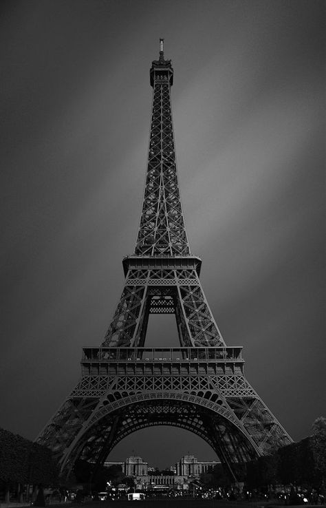 Eiffel Tower Aesthetic Black And White, Eiffel Tower Black And White, Drip Wallpaper, Architecture Black And White, Grey Aesthetic, Cross Wallpaper, Paris Tour Eiffel, Paris Wallpaper, Black Background Wallpaper