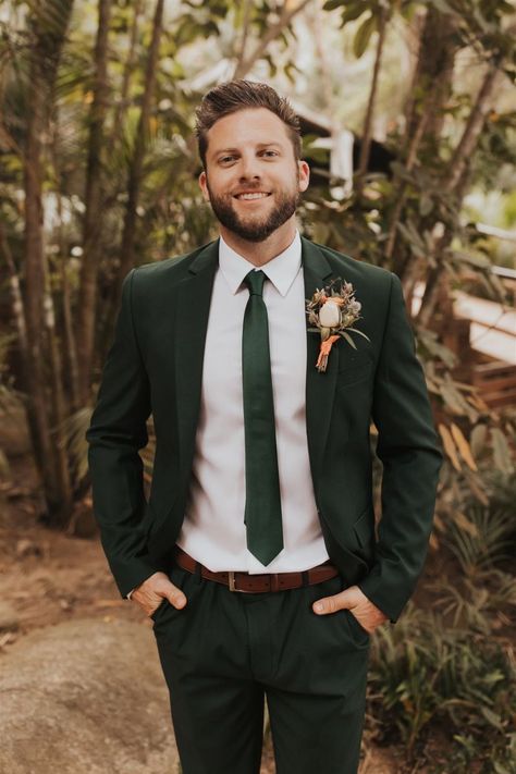 Teal Green Groomsmen Attire, Hunter Green Wedding Suit, Deep Green Wedding Suit, Forest Green Groom Suit, Forest Green Groomsmen, Dark Green Suit Men Wedding, Emerald Green Groomsmen Attire, Forest Wedding Groomsmen, Dark Green Groomsmen