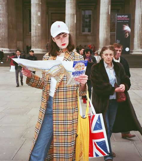 That's It—I'm Copying "Typical" Tourist Outfits for Spring 2018 Weekday Bag, Burberry Campaign, Tourist Fashion, Tourist Outfit, River Island Shoes, Outfits For Spring, Fila Sneakers, Urban Outfitters Bag, Bum Bags