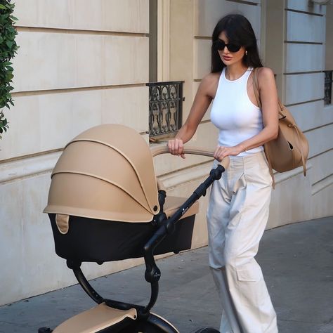 Iconic @aliceabdelaziz with the iconic mima xari in Latte 🤎 #sharemymima #mimakids #mimaxari #mimaxarilatte #mimastroller #stroller Stroller Aesthetic, Mima Stroller, Mima Xari Stroller, Mima Xari, First Time Parents, Stylish Baby, Baby Essentials, Baby Gear, Holiday Gift Guide