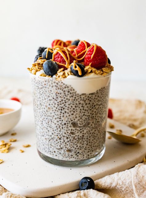 Protein Chia Pudding Protein Chia Pudding, 20 Grams Of Protein, Eating Bird Food, High Protein Breakfast Recipes, Coconut Chia Pudding, Perfect Healthy Breakfast, Chia Pudding Recipes, Clean Eating Meal Plan, Protein Breakfast Recipes