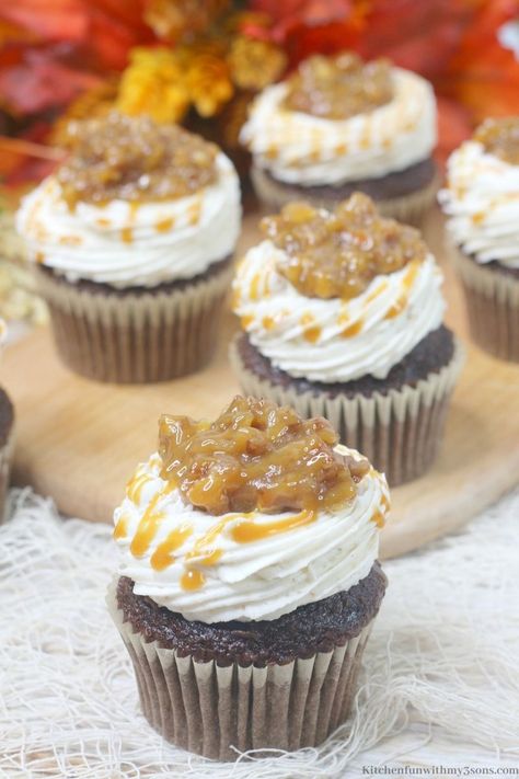 Flavorful Cupcakes, Boozy Cupcakes Recipes, Bourbon Cupcakes, Pecan Pie Cupcakes, Chocolate Bourbon Pecan Pie, Boozy Baking, Bourbon Pecan Pie, Triple Chocolate Cake, Pecan Pie Filling