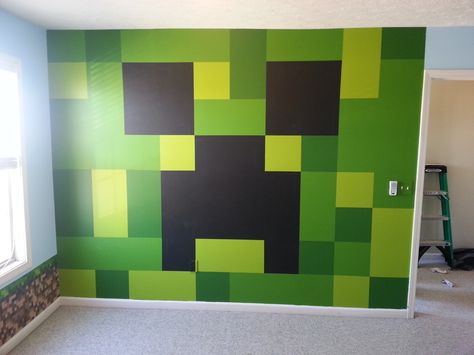 Minecraft Bedroom, Painted Creeper Wall. Boys Minecraft Bedroom, Creeper Wall, Minecraft Room Decor, Bedroom Ideas Minecraft, Minecraft Bedroom Decor, Minecraft Wall, Big Room, Minecraft Bedroom, Minecraft Room