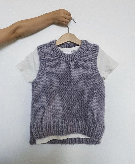 Ärmelloser Pullover, French Knitting, Knit Vest Pattern, Aran Weight Yarn, Lace Weight Yarn, Baby Jacke, Crochet Coat, Vest Pattern, Baby Vest