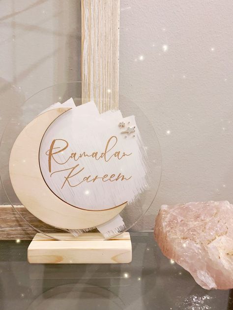 Islamic Cricut Projects, Moon Cutout, Decoraciones Ramadan, Wooden Moon, Ramadan Decor, Idee Cricut, Brush Background, Ramadan Decoration, Acrylic Signs