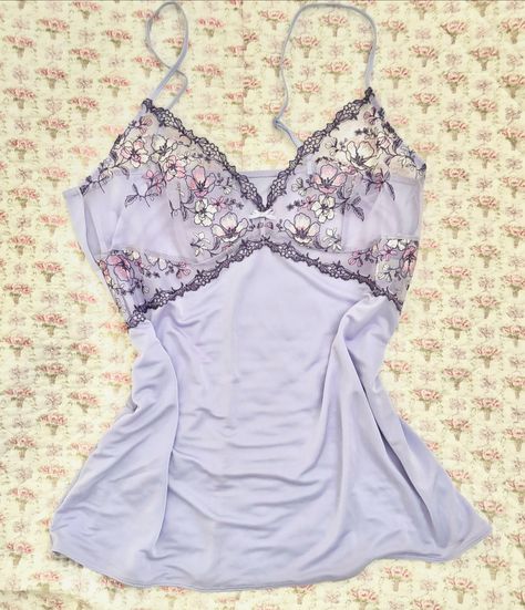 ⋆. 𐙚 ˚ Japanese branded cami ୨ৎ ᡣ𐭩 purple silk sheer chiffon camisole bust decorated with delicate floral lace design, and straps to adjust to your fit. ᡣ𐭩 brand new, no flaws ᡣ𐭩 size medium asking price: $45 Diy 2000s Outfit, Cami Over Shirt Outfit, Cami Over Shirt, Cutesy Clothes, It Outfits, Vintage Cami, New Emojis, 2000s Clothes, Earthy Outfits