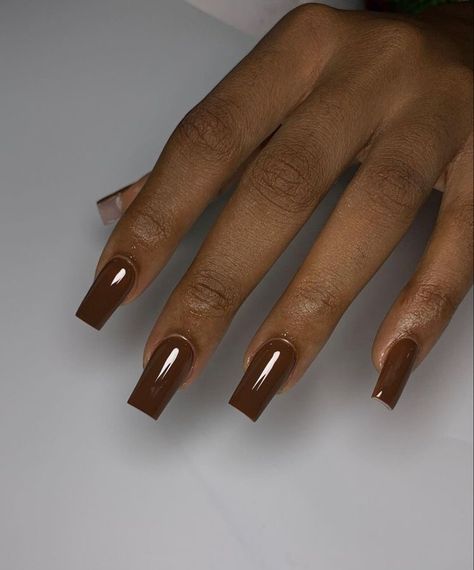 Square Nails For Dark Skin, Plain Short Nails Dark Skin, Short Cute Nails Black Women Brown, Nails One Color Simple Dark Skin, Nail Colors Neutral Classy, Plain Brown Nails Acrylic, Short Acrylic Plain Nails, Brown Nails For Dark Skin, Plain Classy Nails