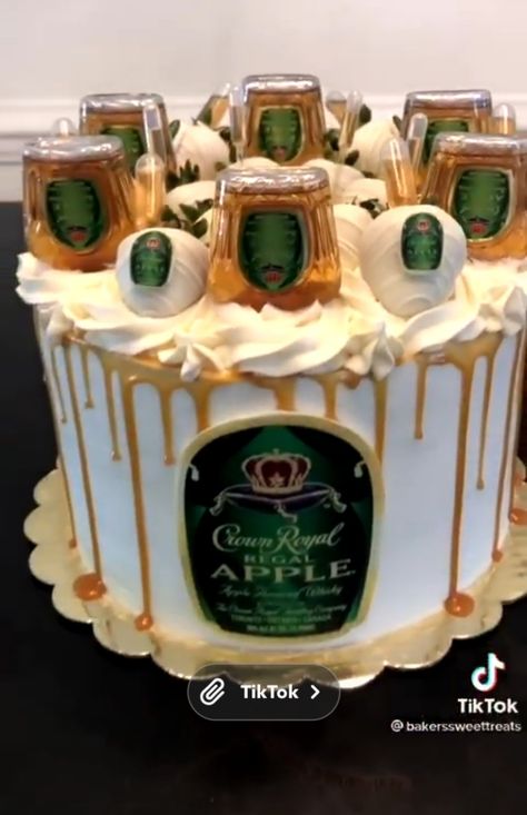 Crown Royal Apple Cake, Crown Apple Cake, Crown Royal Cake, Alcohol Birthday Cake, Crown Royal Apple, Crown Apple, Liquor Cake, Alcohol Cake, Royal Cakes