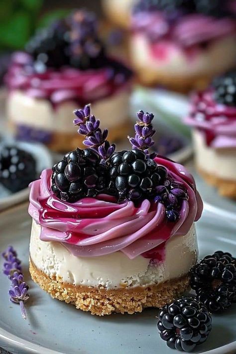 Mini Blackberry Lavender Cheesecakes, Blackberry Lavender Cheesecake, Blackberry Cheesecake Recipes, Pretty Cheesecake, Lavender Desserts, Blackberry Desserts, Blackberry Dessert Recipes, Blackberry Pie Recipe, Lavender Cheesecake