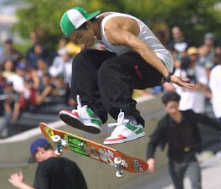 Skateboard Movies, Professional Skateboarders, Chicano Culture, Paul Rodriguez, Ryan Sheckler, Skateboard Photos, Skate Boards, Skateboard Pictures, Skate Photos