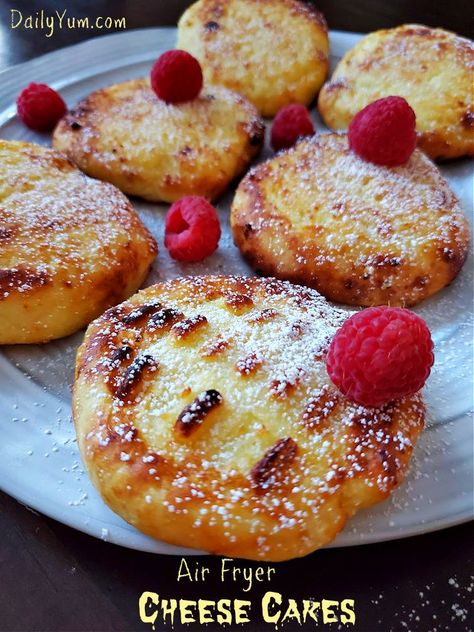 Air Fryer Cheese Cakes, Russian Syrniki Fodmap Desserts, Daily Yum, Air Fryer Recipes Dessert, Fodmap Snacks, Cottage Cheese Pancakes, Delish Desserts, Postre Keto, Cheese Pancakes, Low Carb Flour