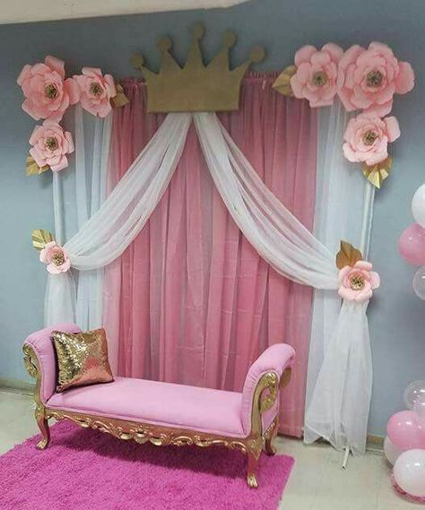 Kain Tile, Princess Theme Birthday, Pink Couch, Hiasan Bilik, Quinceanera Party, Princess Theme, Baby Shower Princess, Princess Birthday Party, Baby Princess