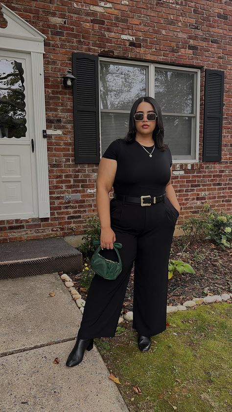 Winter Dinner Outfit Plus Size, Plus Size Structured Outfits, Edgy Glam Outfits Plus Size, Black Outfits Classy Plus Size, Plus Size Black Outfits Classy, Minimal Style Plus Size, Sophisticated Style Plus Size, Plus Size Daily Outfit, Mid Size All Black Outfit