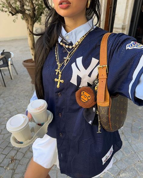 GO on my tik tok:0verl00ked #outfit #streetwearoutfitsmen #baggyoutfit #outfitinspo #streetwear #fashion #baggy #outfitmen Yankee Jersey Outfit Woman, Skirt Outfits Street Style, Cute Jersey Outfits, Basketball Jersey Outfit Women, Oversized Jersey Outfit, Style A Jersey, Jersey And Skirt, Jersey Outfit Ideas, Baseball Jersey Outfit Women