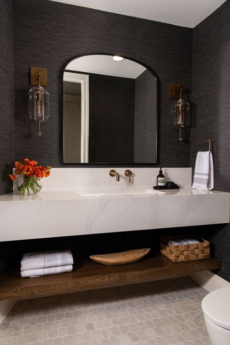 small-moody-bathroom-design Moody Powder Bathroom, Powder Bathroom Remodel, Moody Small Bathroom, Transitional Powder Room, Beautiful Powder Rooms, Contemporary Powder Room, Modern Powder Room, Half Bath Remodel, Powder Room Remodel