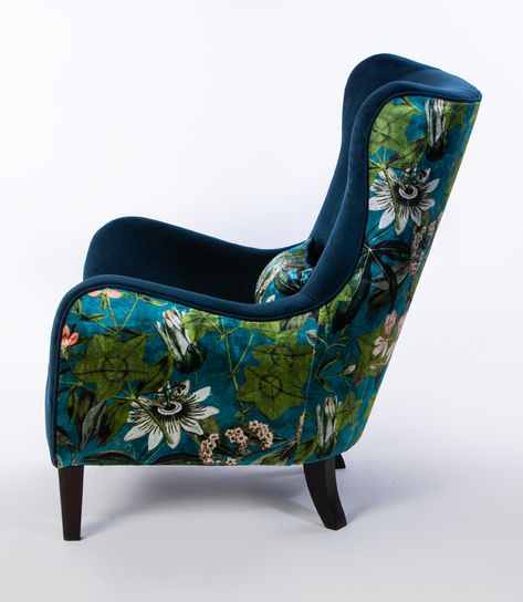 Floral Armchair, Upholstered Chairs Fabric, Lounge Chairs Living Room, Reupholster Furniture, Poltrona Vintage, Upholstered Chair, Funky Furniture, Arm Chairs Living Room, Chair Upholstery