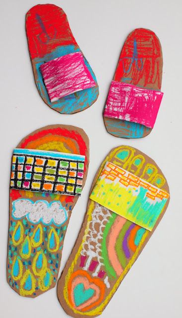 Colorful Flip Flop Art- Great Spring summer art project to do with the kids Flip Flop Art, Flip Flop Craft, Summer Art Projects, Sun Safety, Easy Art For Kids, Art Camp, Kids Night, Summer Theme, Spring Art