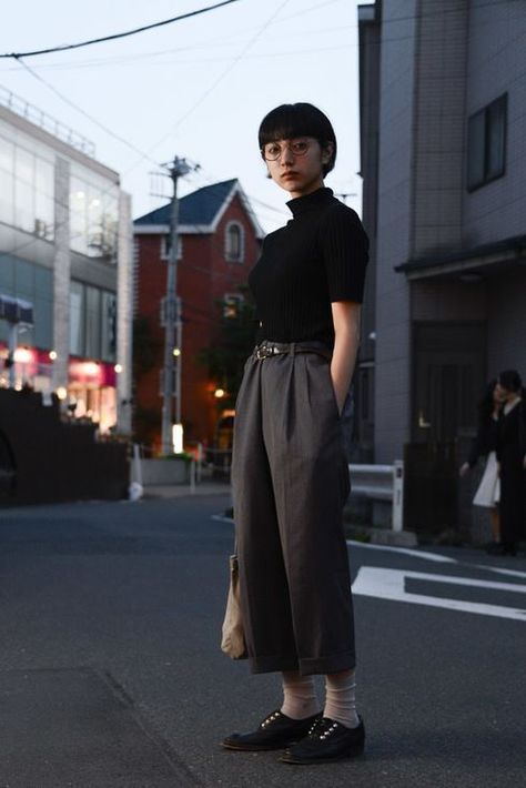 Loose Fashion Style, Dad Core Fashion, Casual Japanese Fashion, Japan Girl Style, Japan Women Fashion, Japanese Womens Fashion, Japan Fashion Women, Japan Clothes, Japanese Style Fashion