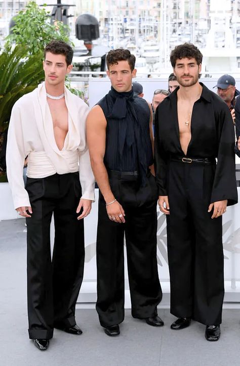 Red Carpet Male Fashion, Cannes Film Festival Men, Ysl Menswear 2023, Met Gala Outfits Ideas Men, Gay Prom Outfits, Gay Prom, Prom Men, Cannes 2023, 2023 Red Carpet