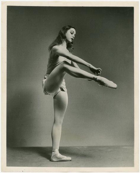 Allegra Kent in Afternoon of a Faun - NYPL Digital Collections Jerome Robbins, Fashion Design School, City Ballet, New York Public Library, Still Image, Public Library, Ballet, New York, Photographer