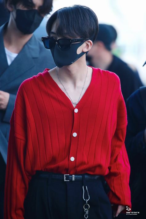 Airport Fits, Vernon Chwe, Seventeen Jeonghan, Yoon Jeonghan, Going Seventeen, Seventeen Album, Pledis 17, Red Outfit, Home Outfit