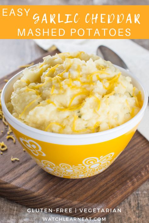 Cheesy Garlic Mashed Potatoes, Cheddar Mashed Potatoes, Garlic Cheddar, Cheese Mashed Potatoes, Vegan Mashed Potatoes, Cauliflower Mashed Potatoes, Night Recipes, Cheesy Mashed Potatoes, Vegetarian Side Dishes